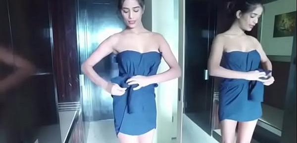  Poonam pandey